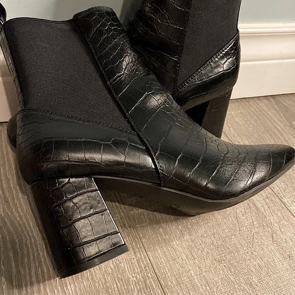 Spring Boots - Picture 1 of 3